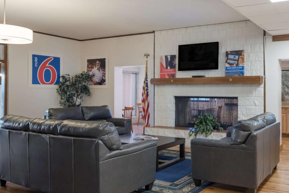 Motel 6 Colorado Springs, CO - Air Force Academy Hotel in Black Forest
