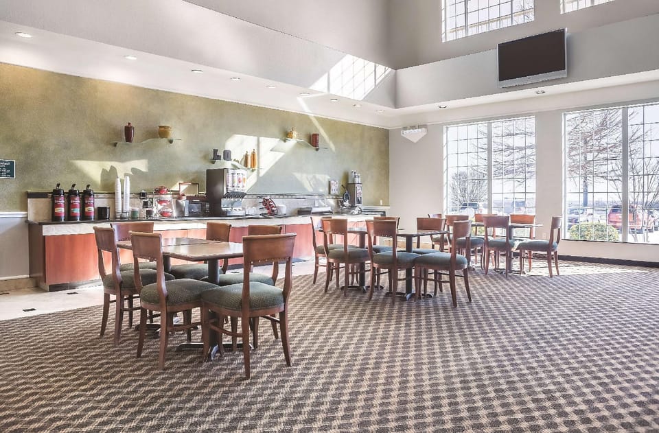 La Quinta Inn & Suites by Wyndham Belton - Temple South Hotel in Belton
