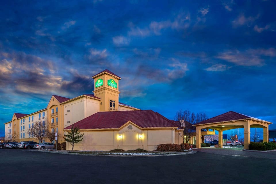 La Quinta Inn & Suites by Wyndham Pueblo Hotel in Pueblo West
