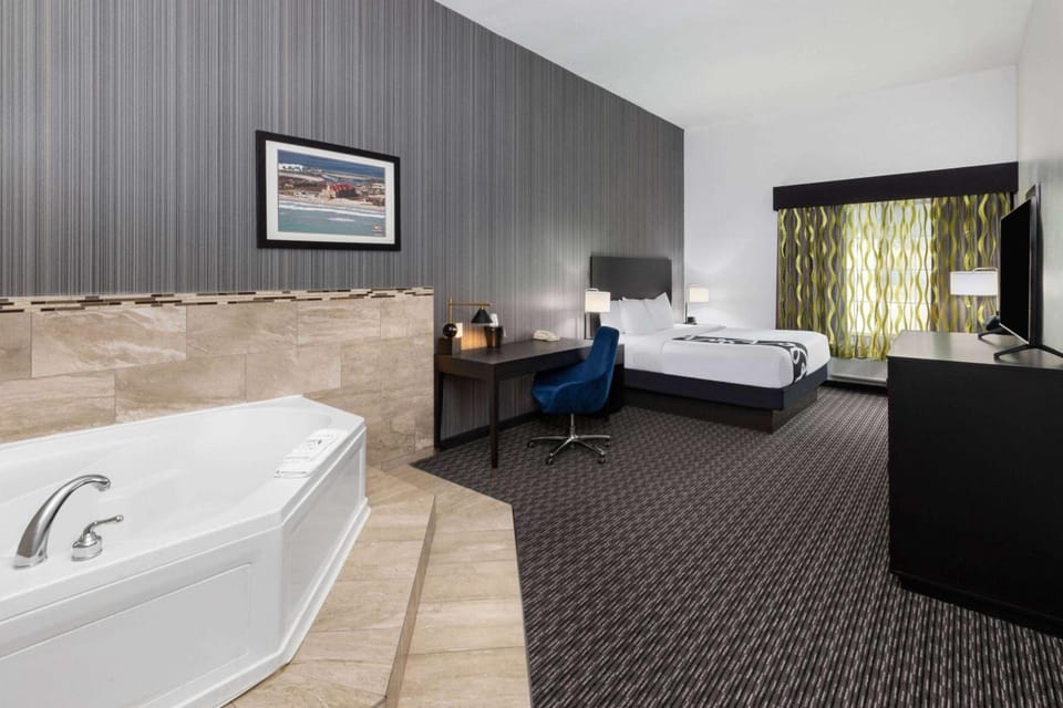La Quinta Inn & Suites by Wyndham Austin - Cedar Park Hotel in Leander