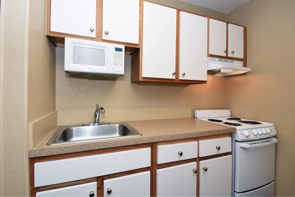 Studio 6 Suites Greenville, SC - Haywood Mall Hotel in Greenville