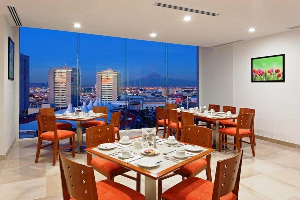 La Quinta by Wyndham Puebla Palmas Angelopolis Hotel in Puebla