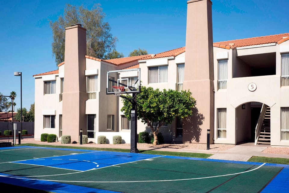 Sonesta ES Suites Scottsdale Paradise Valley Hotel in Paradise Valley