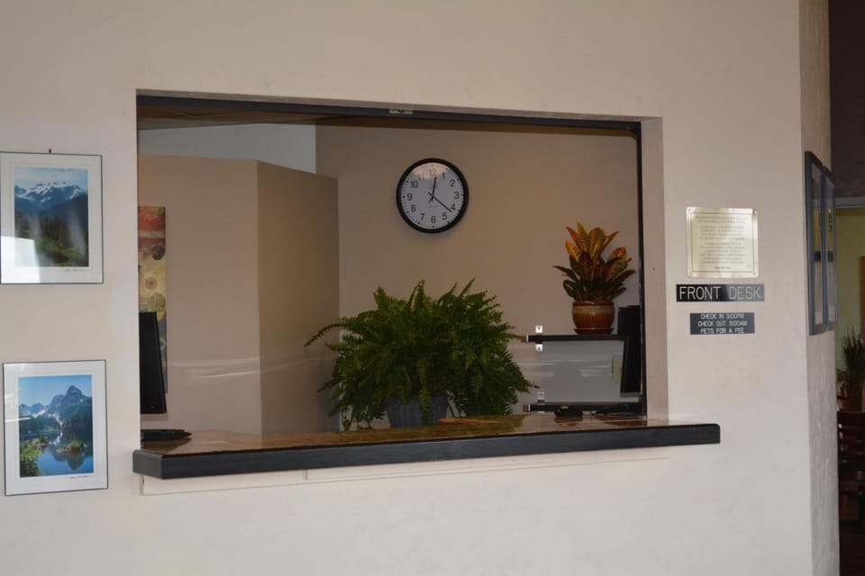 Super 8 By Wyndham Port Angeles At Olympic National Park Hotel in Port Angeles
