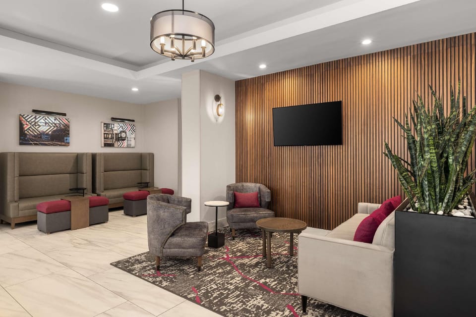 Hampton Inn & Suites by Hilton Downers Grove Chicago Hotel in Downers Grove