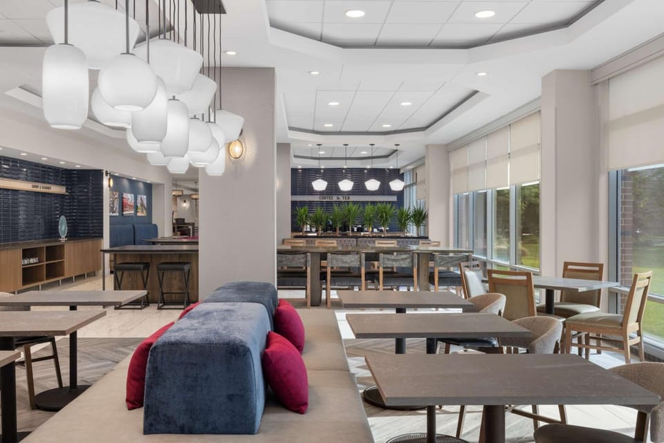 Hampton Inn & Suites by Hilton Downers Grove Chicago Hotel in Downers Grove