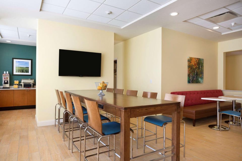 Days Inn & Suites by Wyndham Caldwell Hotel in Ohio