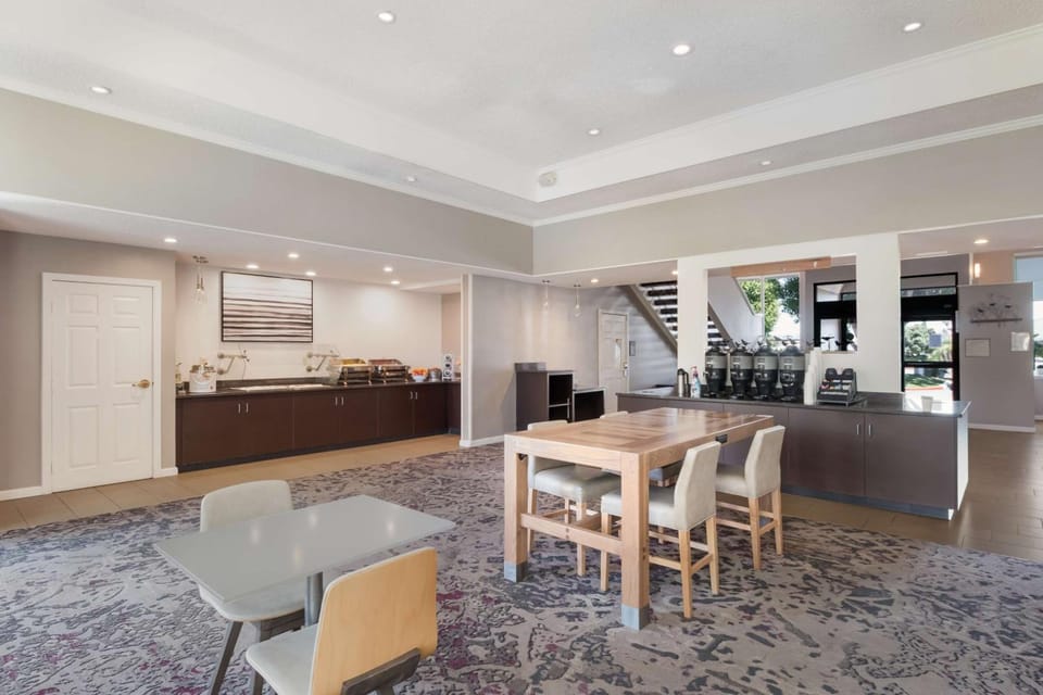 Sonesta ES Suites Huntington Beach Fountain Valley Hotel in Fountain Valley