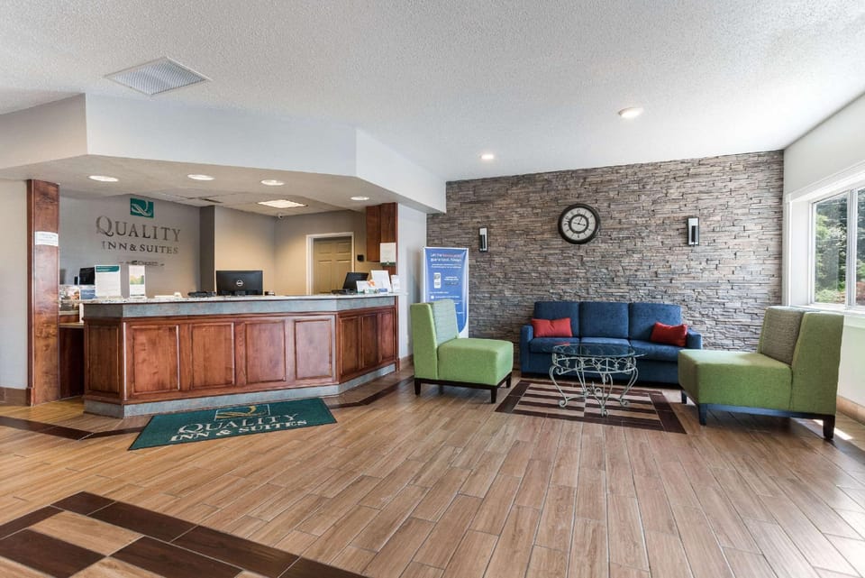 Quality Inn & Suites Ferdinand Hotel in Ferdinand