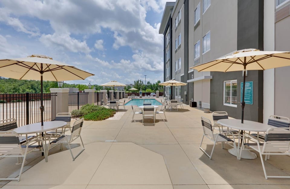 La Quinta Inn & Suites by Wyndham Starkville at MSU Hotel in Starkville