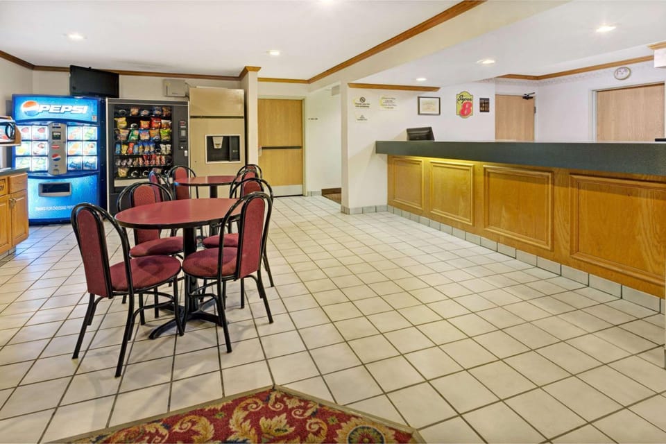 Super 8 By Wyndham Canonsburg/Pittsburgh Area Hotel in Pennsylvania