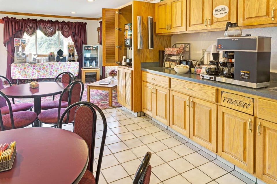 Super 8 By Wyndham Canonsburg/Pittsburgh Area Hotel in Pennsylvania