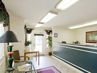 Extended Stay America Suites - San Antonio - Airport Hotel in San Antonio