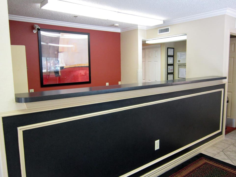 Extended Stay America Suites - San Antonio - Airport Hotel in San Antonio