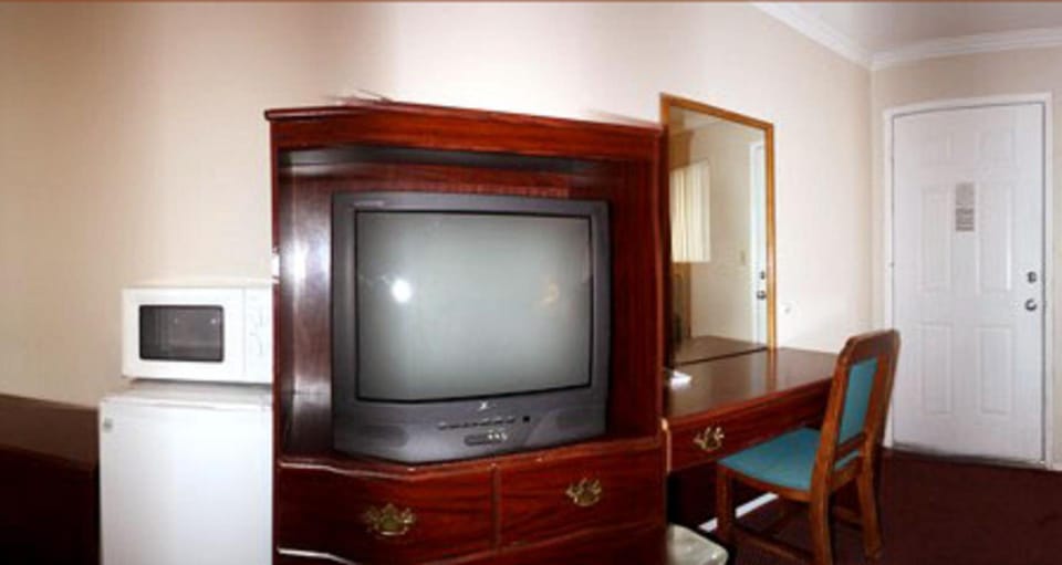 Sunset Inn and Suites West Sacramento Motel in West Sacramento