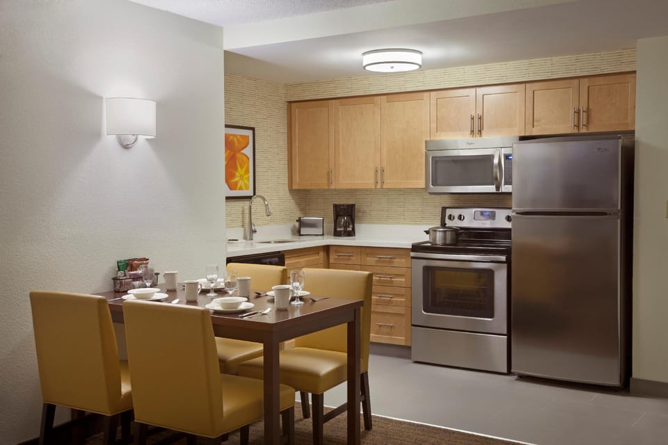 Cambridge Suites Mississauga Hotel in Milton