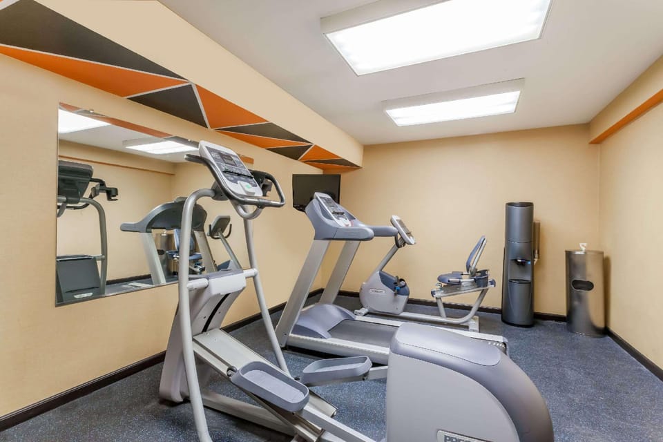 Days Inn by Wyndham Windsor Locks / Bradley Intl Airport Hotel in Windsor Locks
