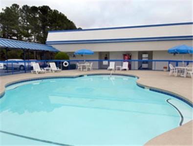 Howard Johnson by Wyndham Commerce GA Hotel in Georgia