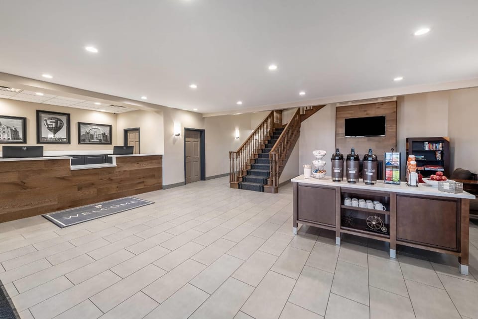 Country Inn & Suites by Radisson, Findlay, OH Hotel in Findlay