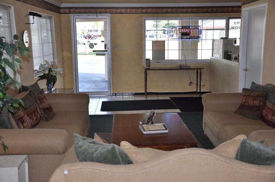 Travelers Inn Manteca Motel in Manteca