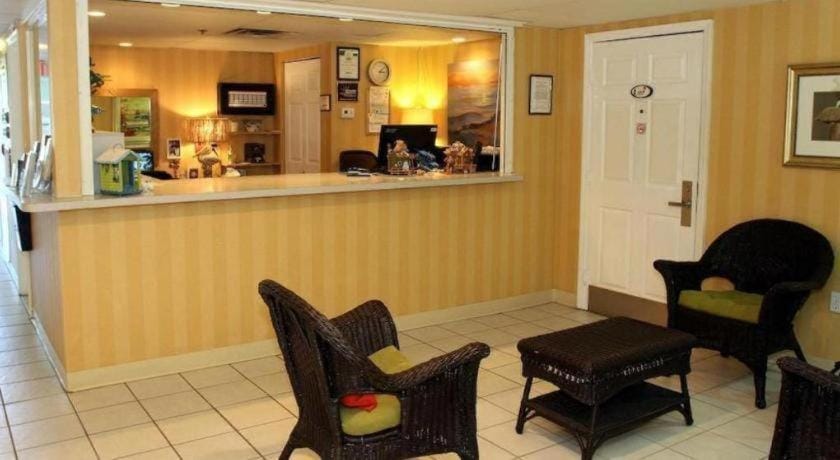 Chart House Suites and Marina Motel in Clearwater Beach