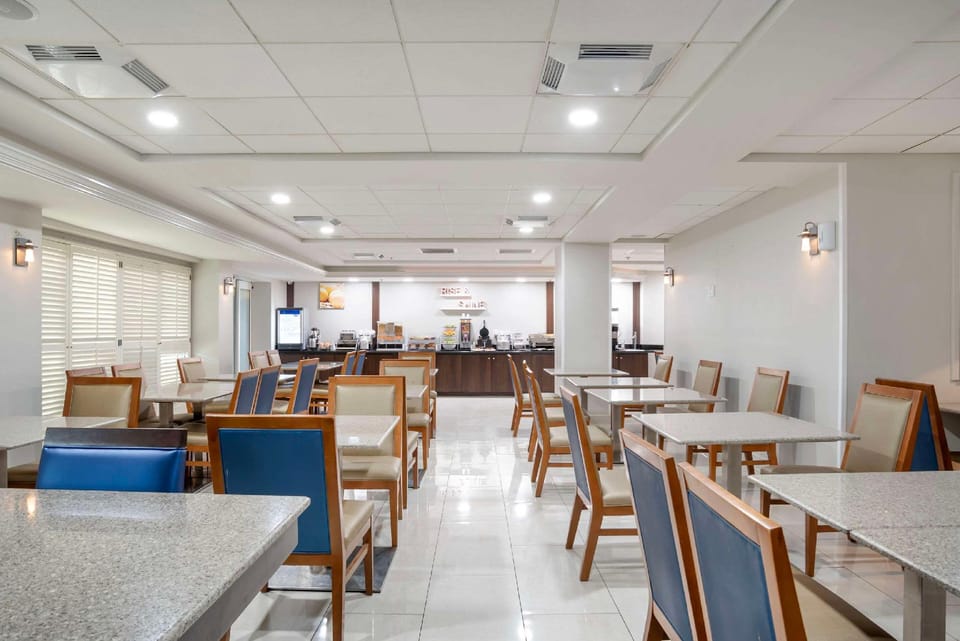 Comfort Inn & Suites New Orleans Airport North Hotel in Kenner