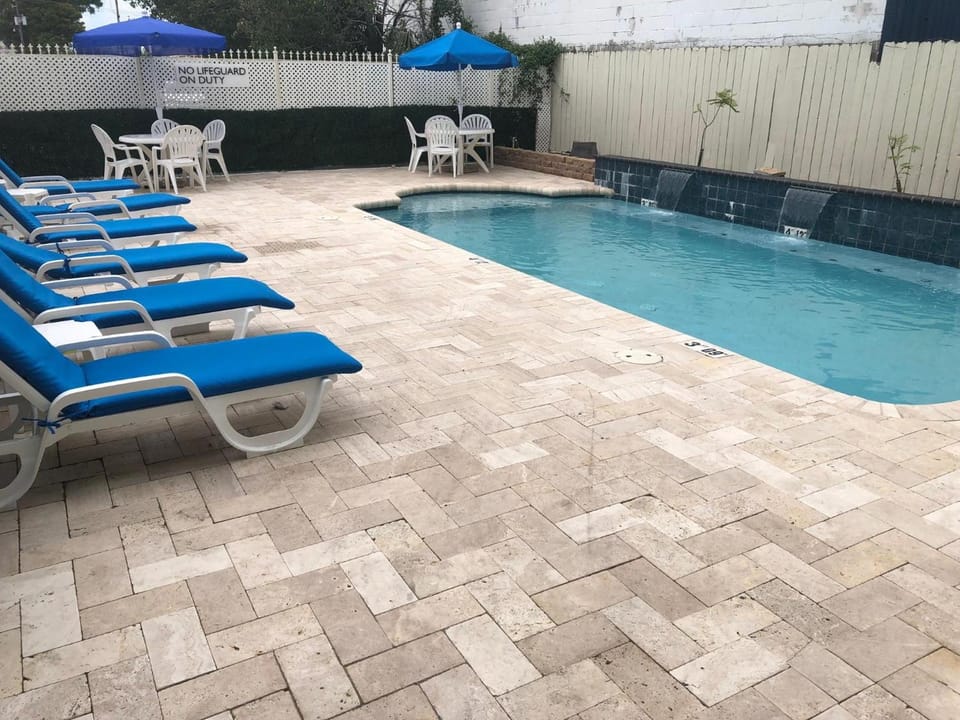 Comfort Inn & Suites New Orleans Airport North Hotel in Kenner