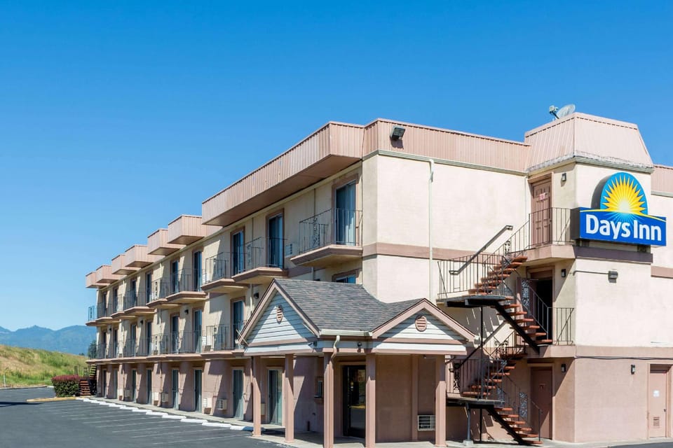 Days Inn by Wyndham Medford Hotel in Medford