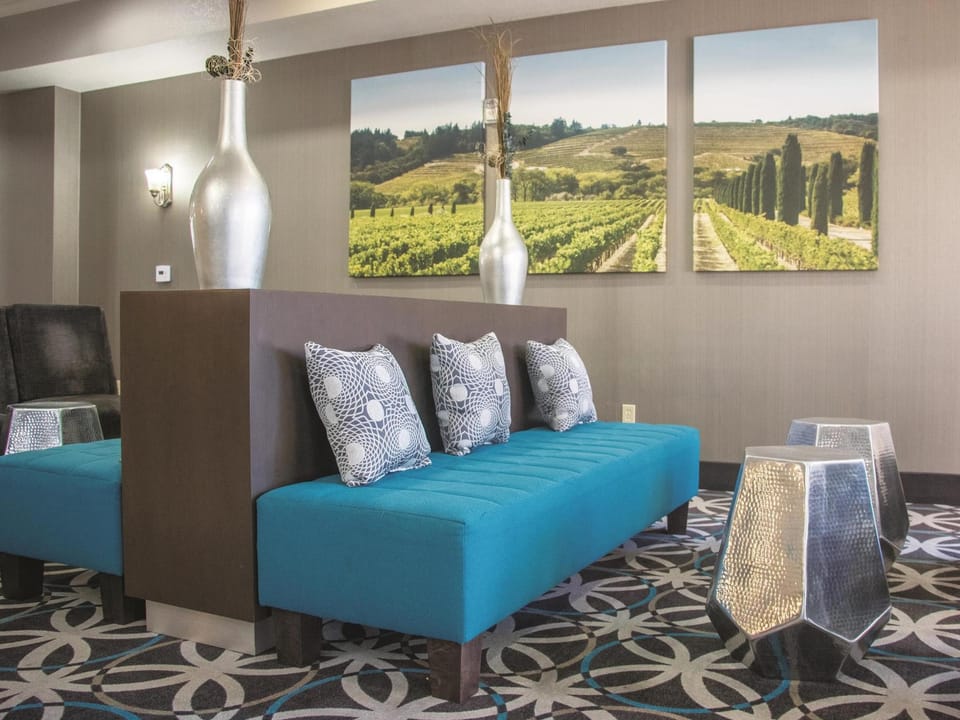 La Quinta Inn & Suites by Wyndham Temecula Hotel in Temecula