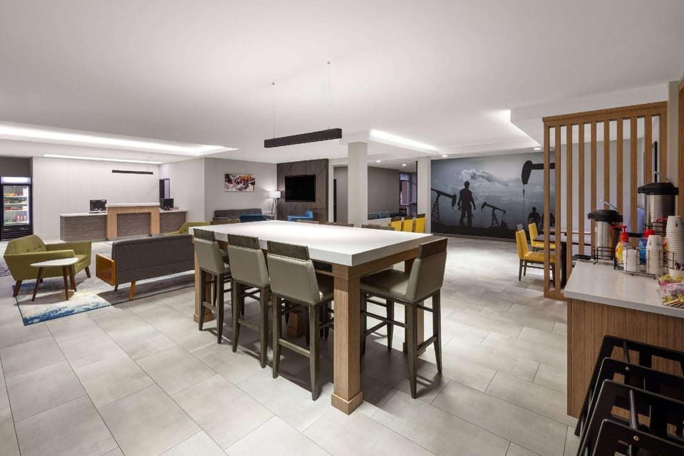 La Quinta Inn & Suites by Wyndham McAlester Hotel in McAlester