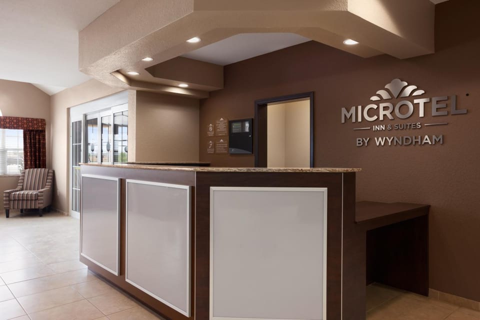 Microtel Inn & Suites by Wyndham Cotulla Hotel in Cotulla