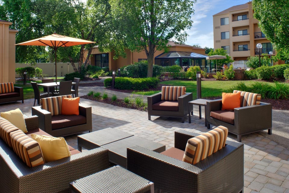 Courtyard by Marriott Columbus Worthington Hotel in Ohio
