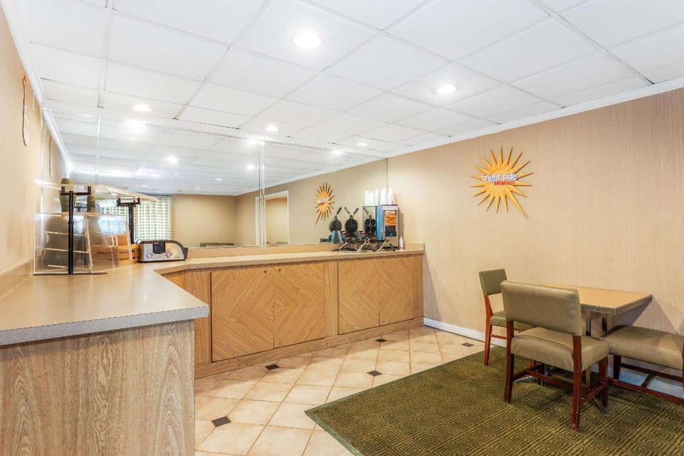 Baymont by Wyndham Orlando South Hotel in Orlando