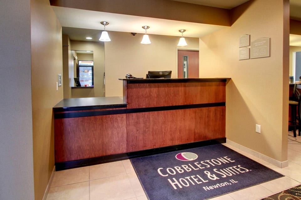 Cobblestone Hotel & Suites - Newton Hotel in Illinois