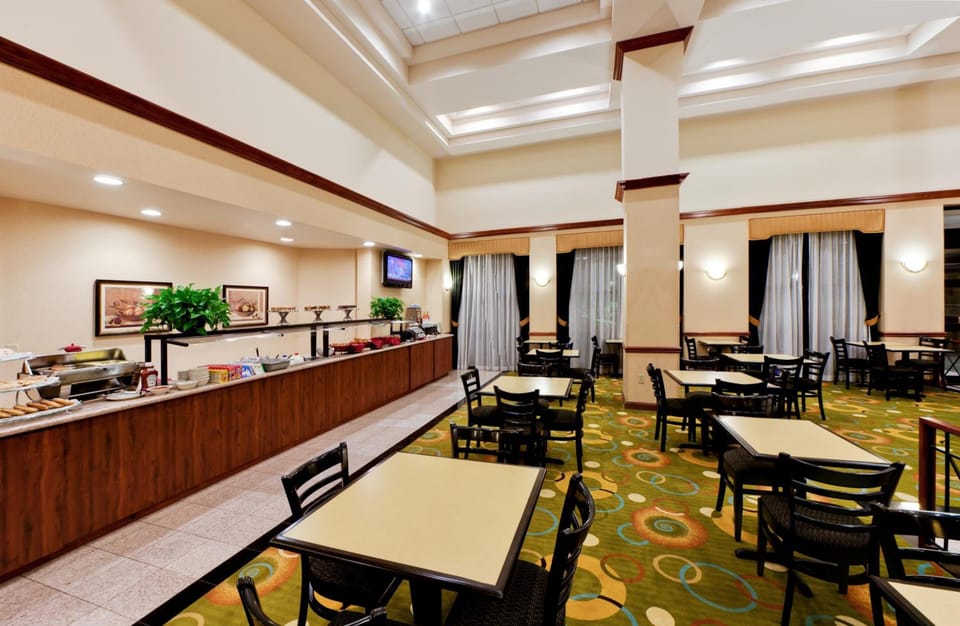 Shared lounge/TV area