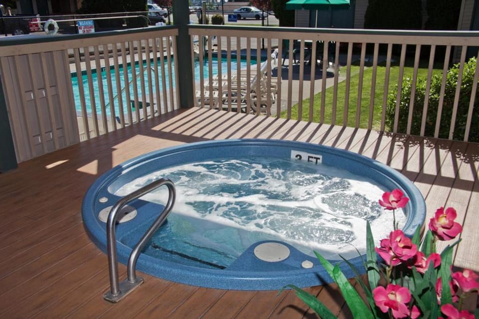 Poulsbo Inn & Suites Hotel in Poulsbo