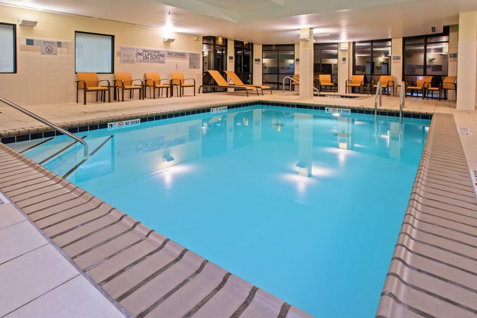 Courtyard by Marriott Louisville Northeast Hotel in Louisville
