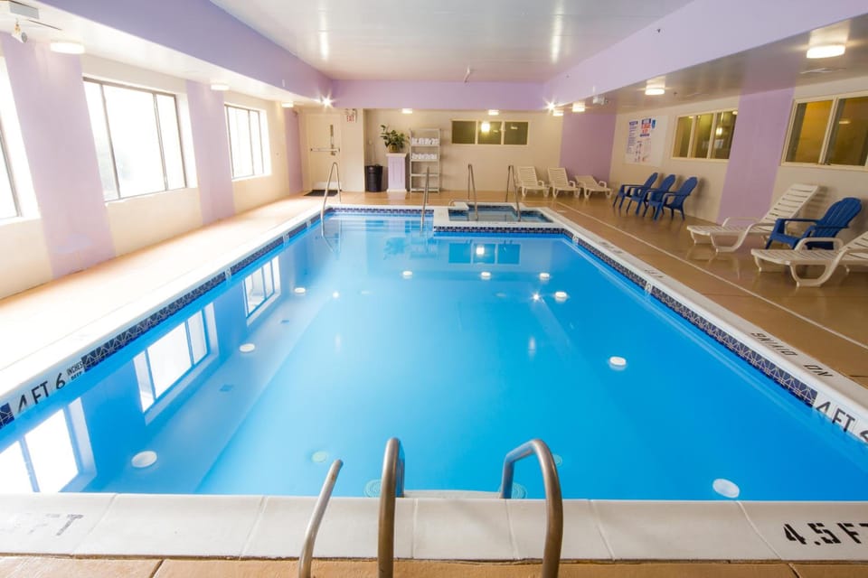 Howard Johnson Hotel & Suites by Wyndham Allentown/Dorney Hotel in Allentown