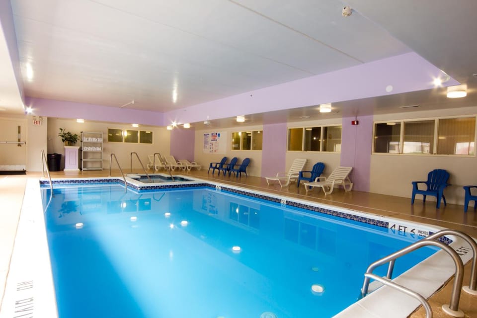 Howard Johnson Hotel & Suites by Wyndham Allentown/Dorney Hotel in Allentown