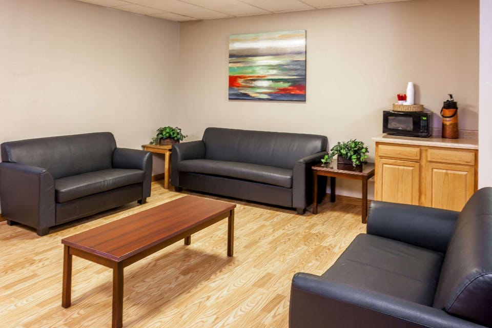 Days Inn by Wyndham Portage/Indiana Dunes National Park Hotel in Portage