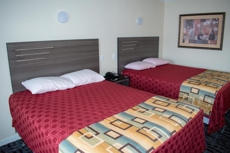 Inn of Lenoir Motor Lodge Motel in Watts Bar Lake
