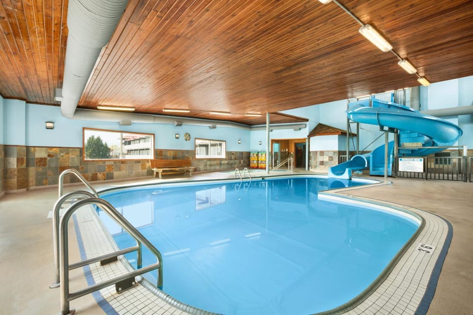 Days Inn by Wyndham Golden Hotel in Golden