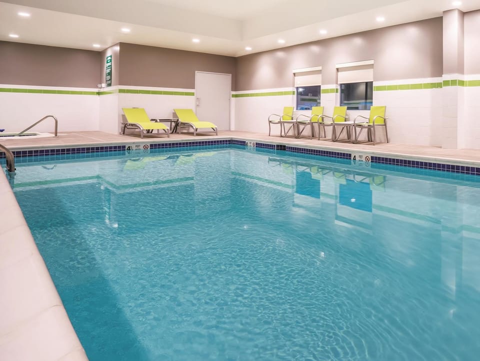 La Quinta Inn & Suites by Wyndham Clifton Park/Saratoga Area Hotel in Clifton Park