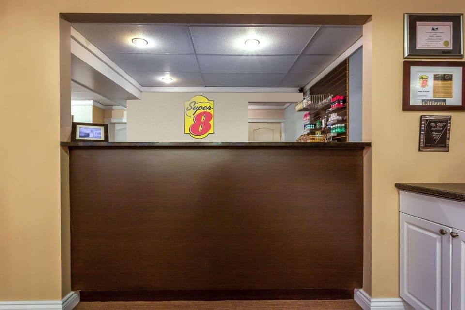Super 8 By Wyndham Duncan Hotel in Duncan