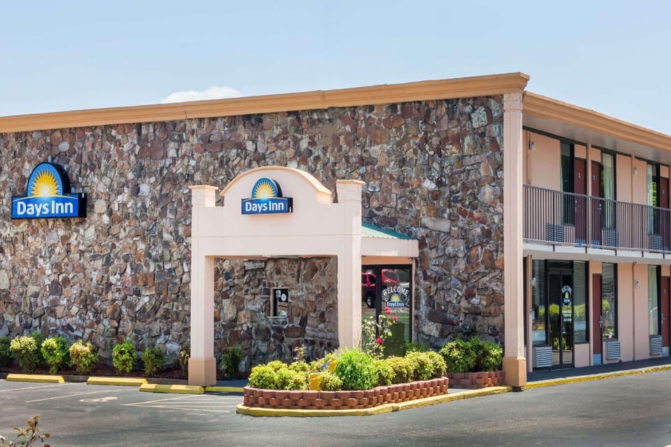 Days Inn by Wyndham Martin Hotel in Tennessee