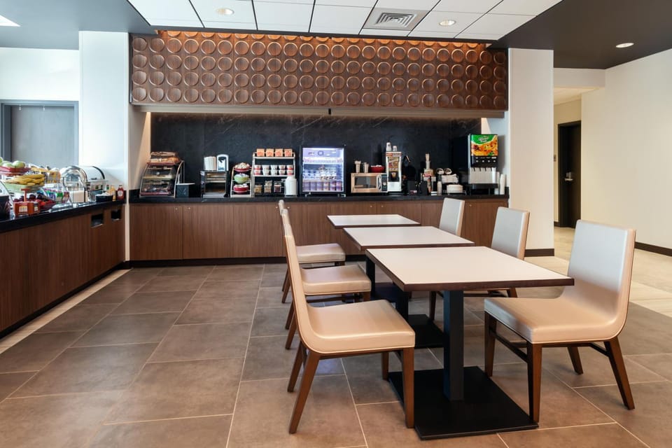 Wingate by Wyndham Altoona Hotel in Altoona