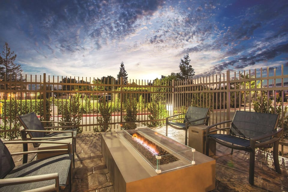 La Quinta Inn & Suites by Wyndham Morgan Hill-San Jose South Hotel in Morgan Hill