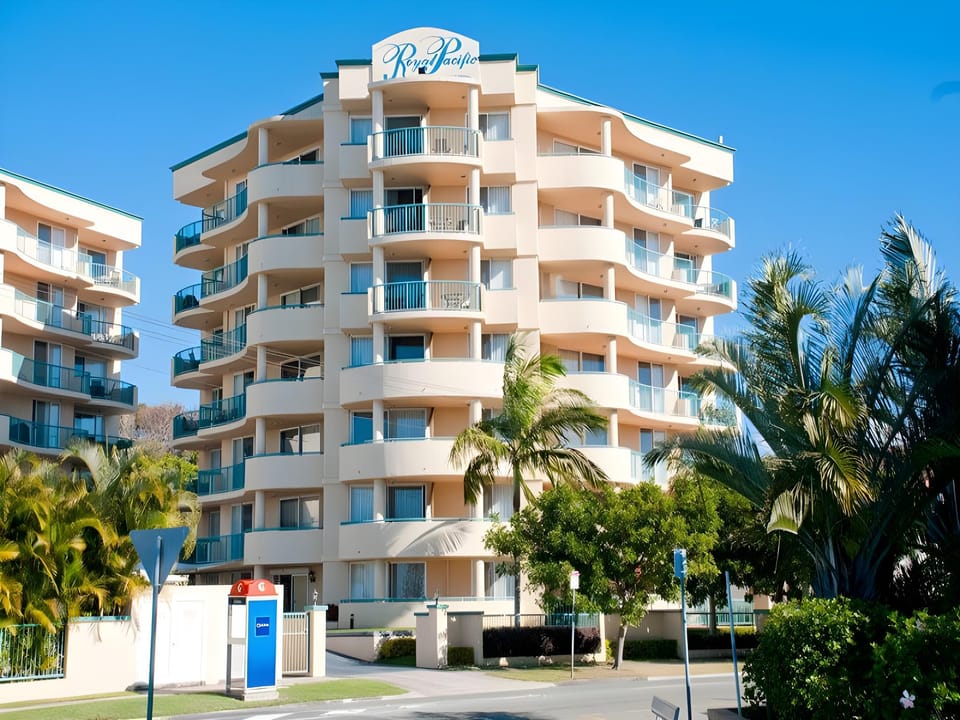 Royal Pacific Resort Apartment hotel in South Stradbroke