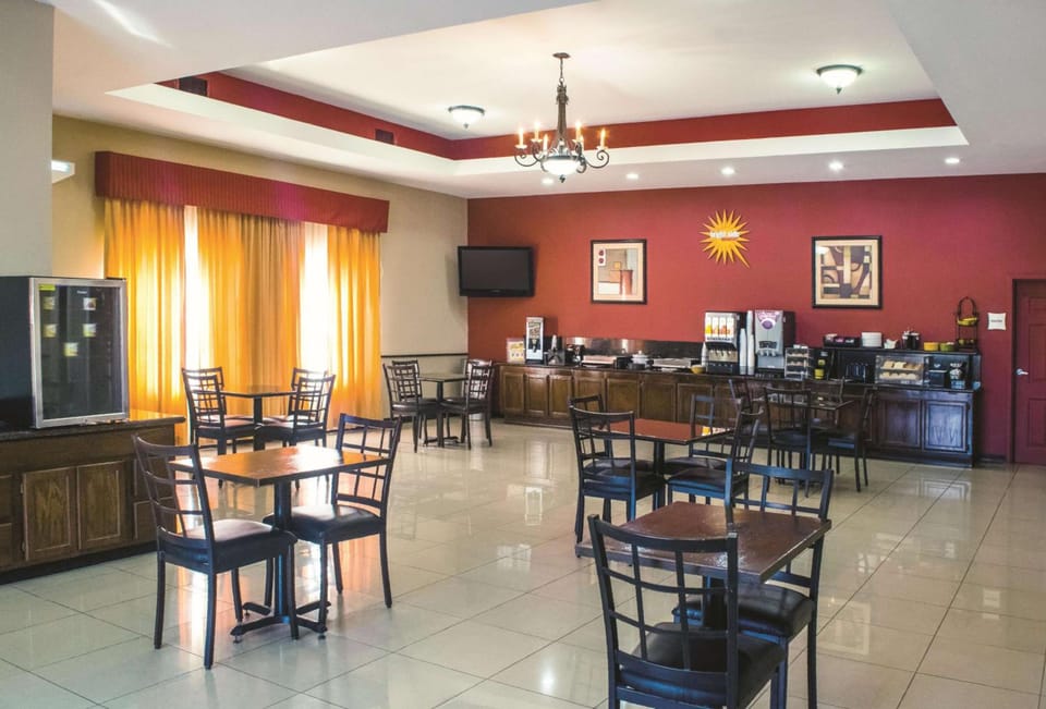 La Quinta Inn & Suites by Wyndham Alice Hotel in Rio Grande