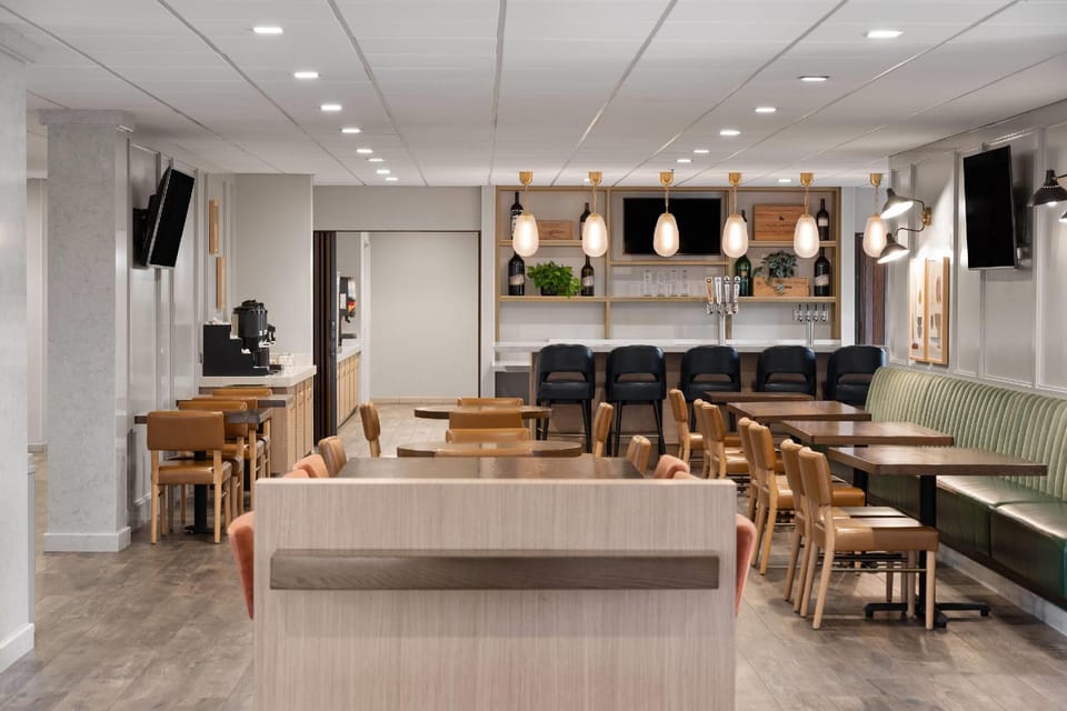 La Quinta Inn & Suites by Wyndham Paso Robles Hotel in Paso Robles